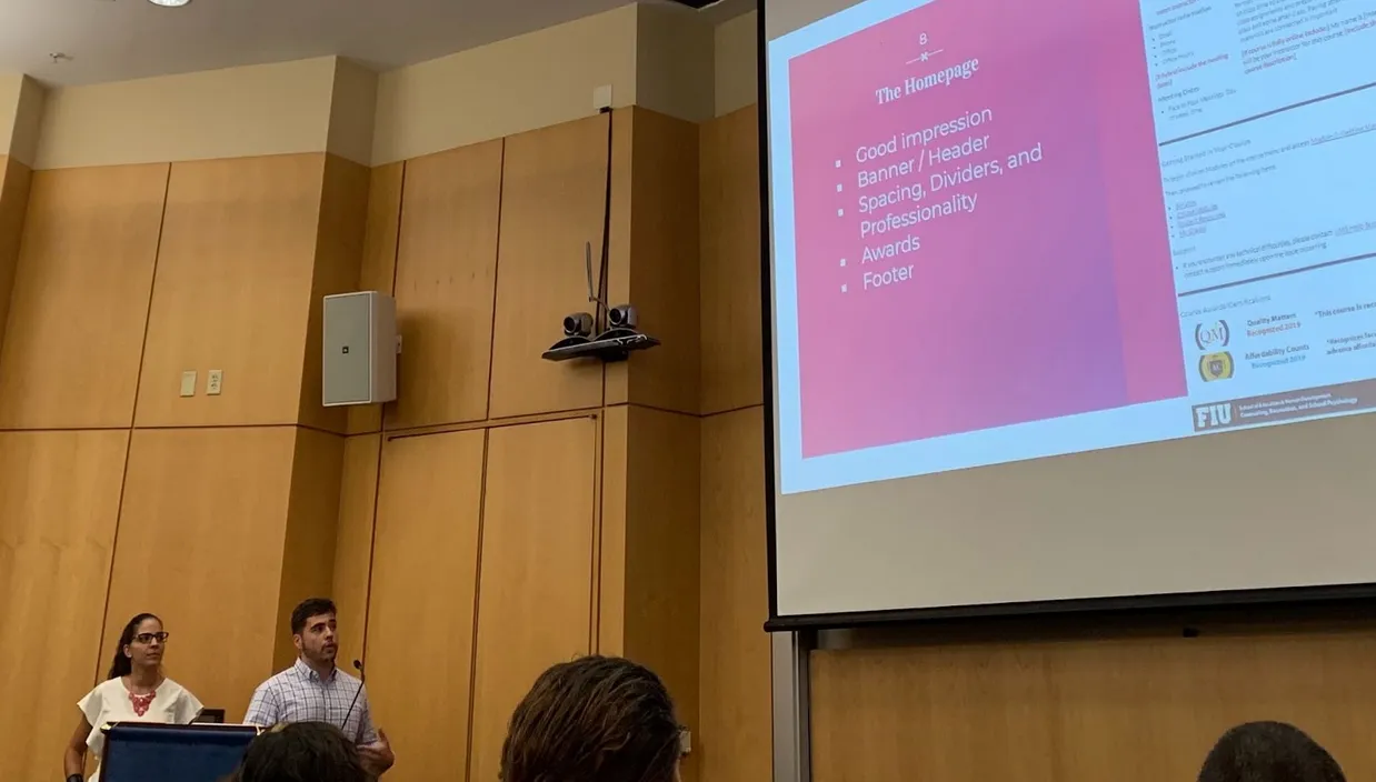 Victor presenting the CASE template at FIU IDtalks.